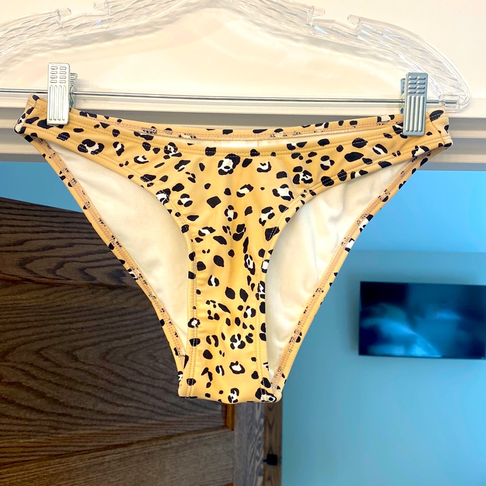Cheetah print swimsuit bottoms